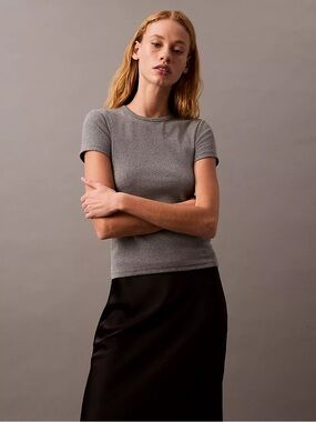 Women’s Short Sleeve Crewneck Top - Gray